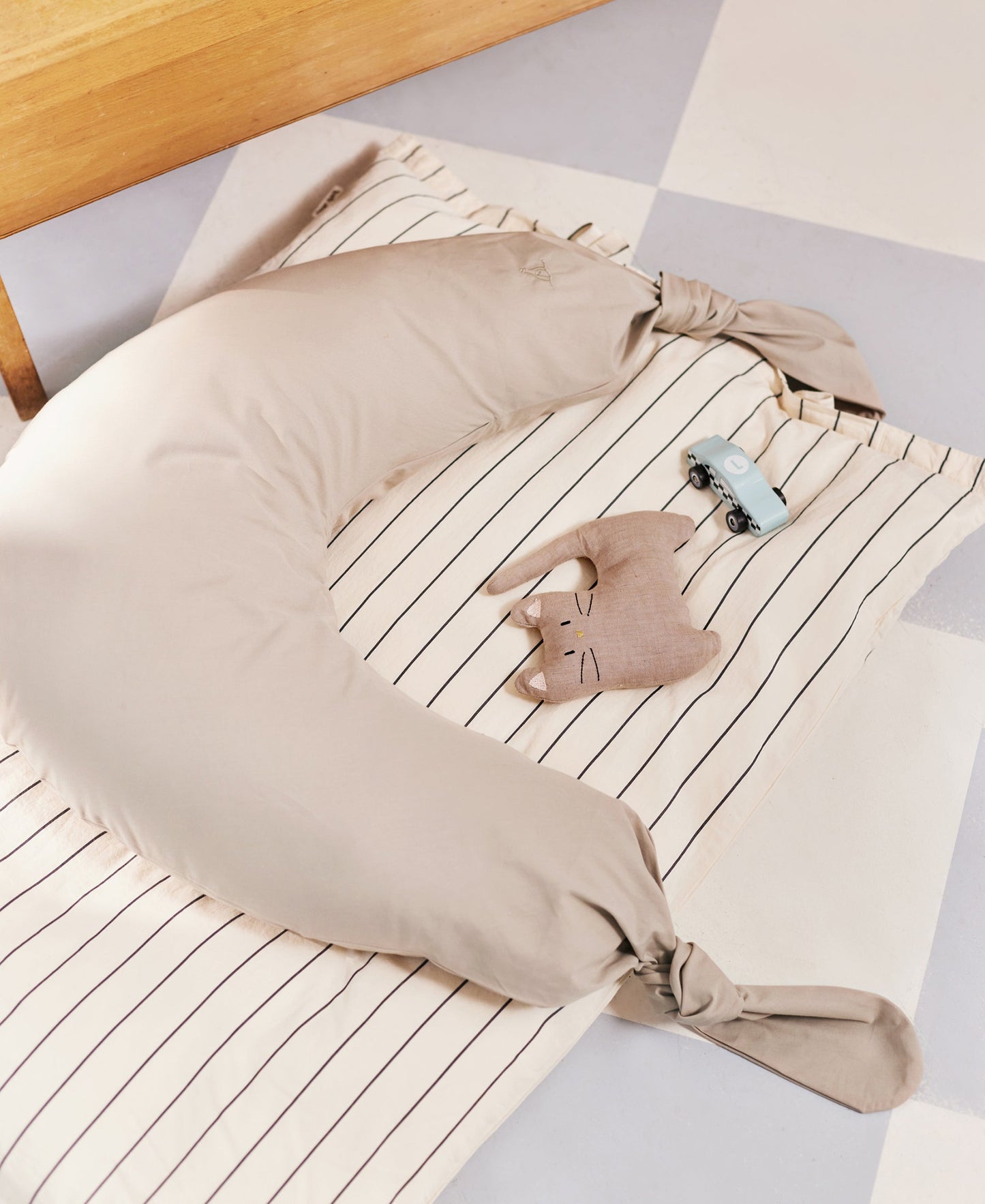 Coussin d'allaitement Nami, Petite Souris