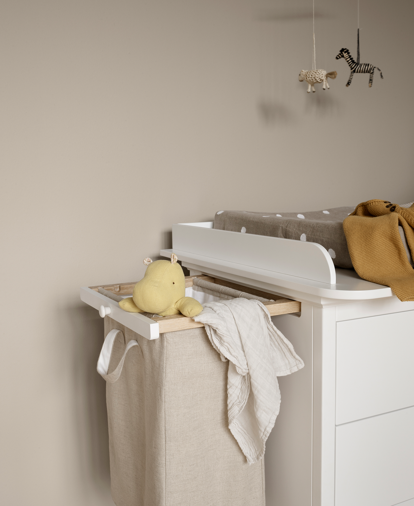 2 tiroirs coulissants et sac à linge pour commode de bord de mer et commode de chambre d'enfant à 6 tiroirs