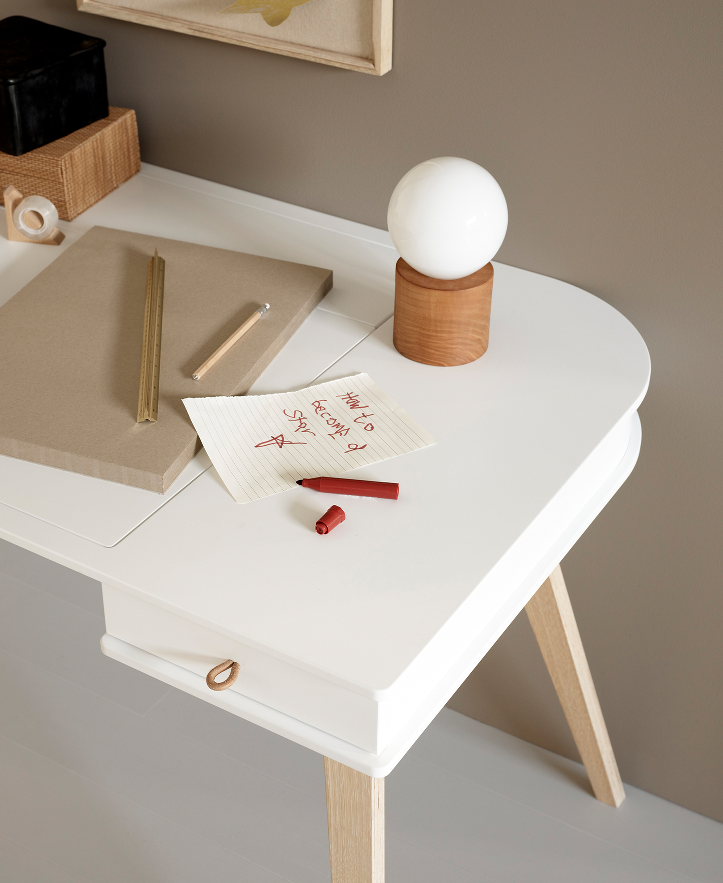 Bureau en bois 72,6 cm et fauteuil