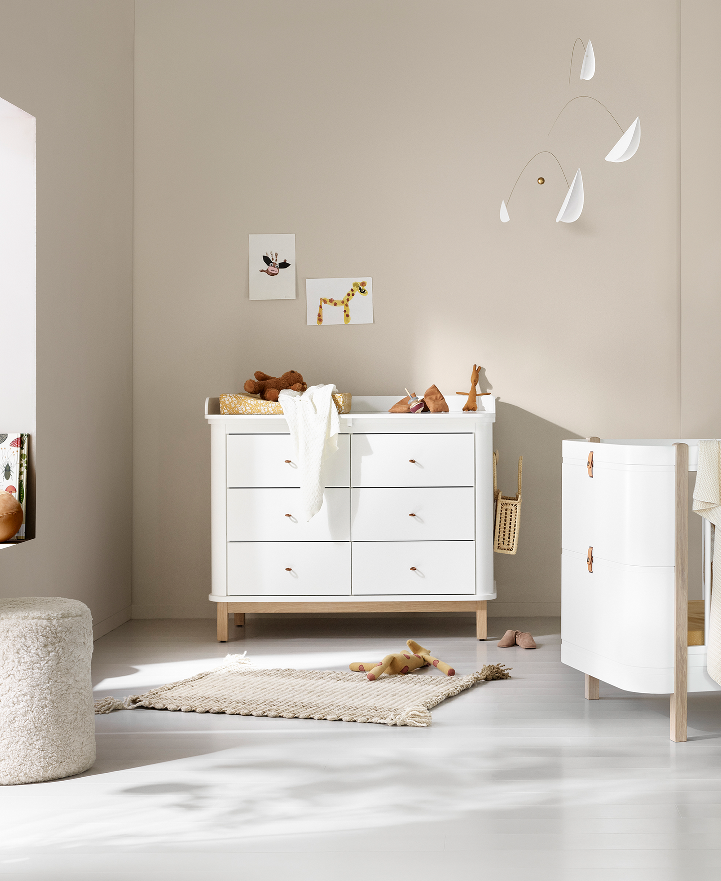 Commode de chambre d'enfant en bois 6 tiroirs, blanc/chêne
