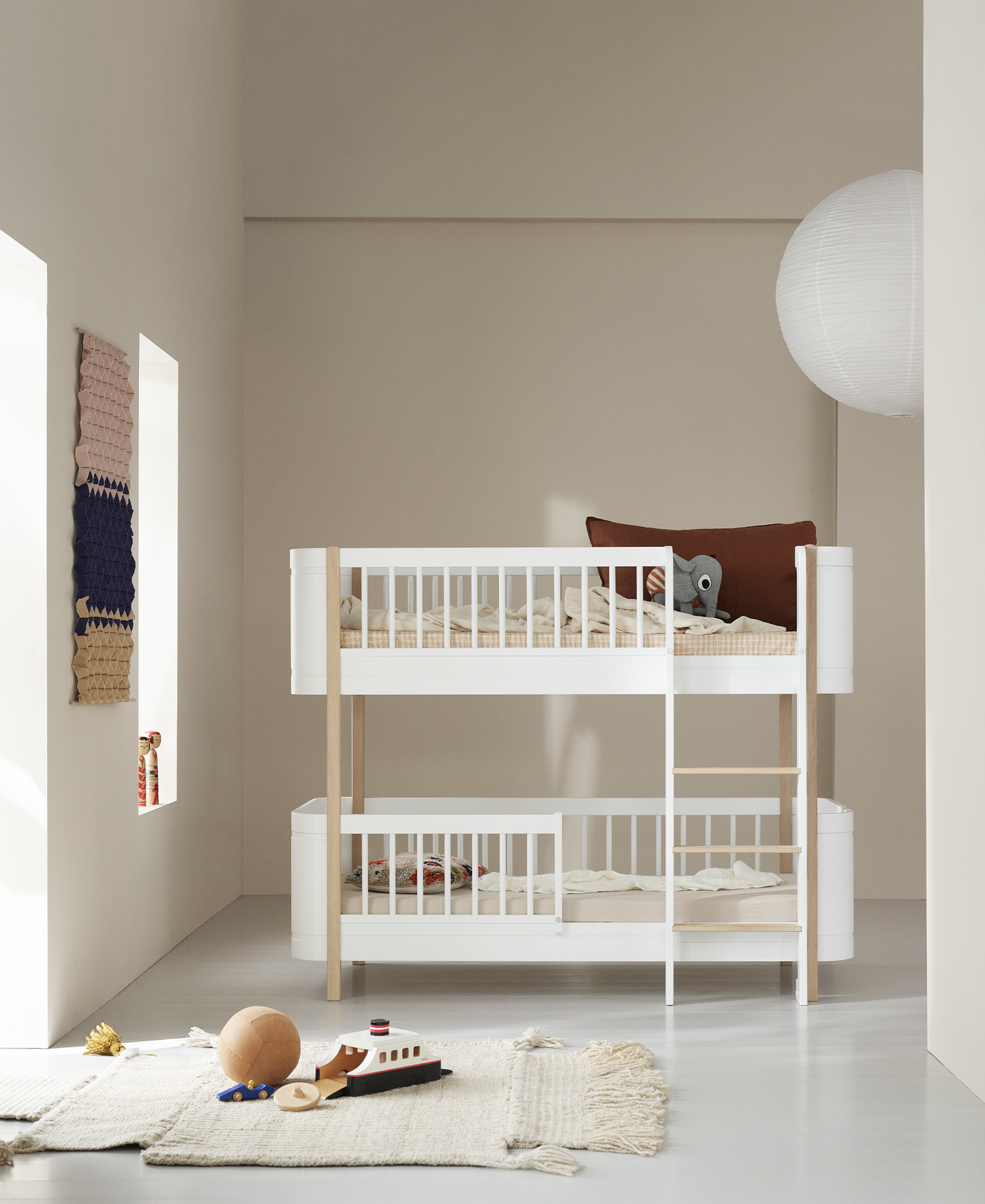 Lit superposé bas Wood Mini+, blanc/chêne
