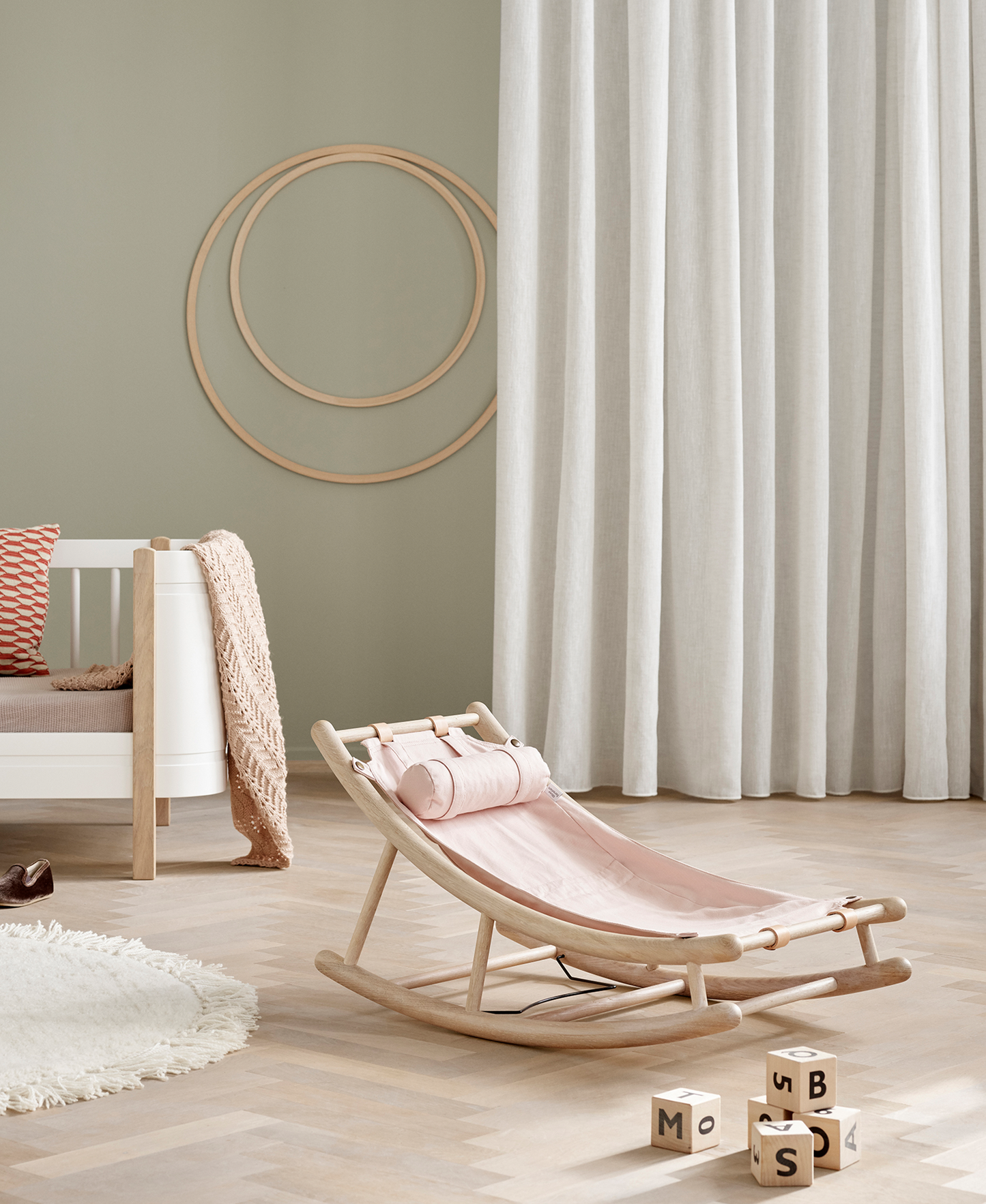 Chaise à bascule en bois pour tout-petits, chêne/rose